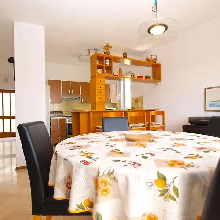 Milena 1583 Apartment Premantura