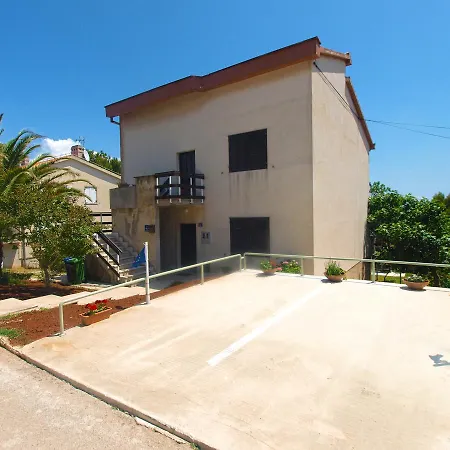 Apartment Milena 1583 Premantura